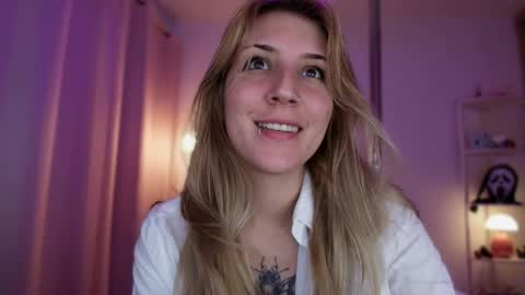 Snapshot of jacky_croft chatting on 05-09-26, 01:44 Linda Sofia help me get to 100 thumbs up online show from 05-09-26, 01:44