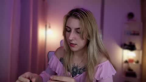 Snapshot of jacky_croft chatting on 05-17-26, 03:04 Linda Sofia help me get to 100 thumbs up online show from 05-17-26, 03:04