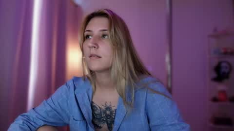 Snapshot of jacky_croft chatting on 05-23-26, 02:10 Linda Sofia help me get to 100 thumbs up online show from 05-23-26, 02:10