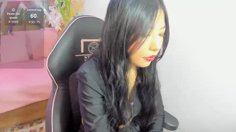 Snapshot of jackye_tay chatting on 09-22-25, 11:45 JACKYE online show from 09-22-25, 11:45