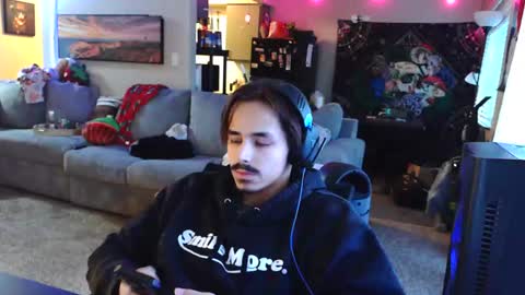 jacobraulsten01 online show from 12-04-25, 10:51