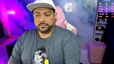 Snapshot of jacoob_woods chatting on 04-28-26, 01:26 daddy sir master bear online show from 04-28-26, 01:26
