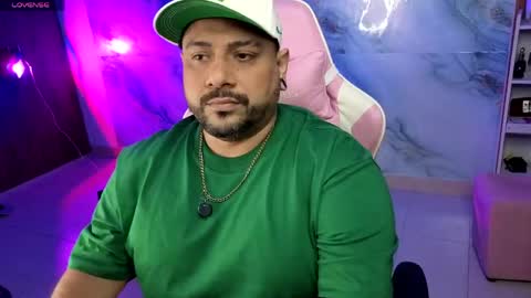 Snapshot of jacoob_woods chatting on 04-30-26, 11:20 daddy sir master bear online show from 04-30-26, 11:20