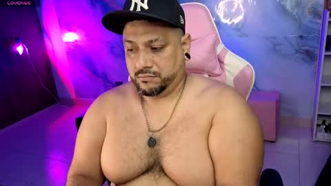 Snapshot of jacoob_woods chatting on 05-03-26, 02:39 daddy sir master bear online show from 05-03-26, 02:39