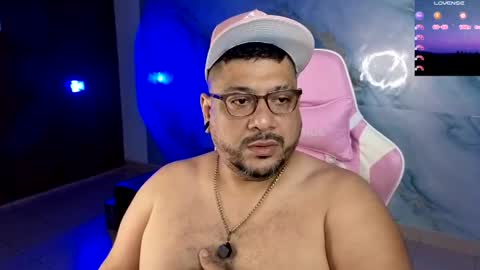Snapshot of jacoob_woods chatting on 05-25-26, 12:11 daddy sir master bear online show from 05-25-26, 12:11