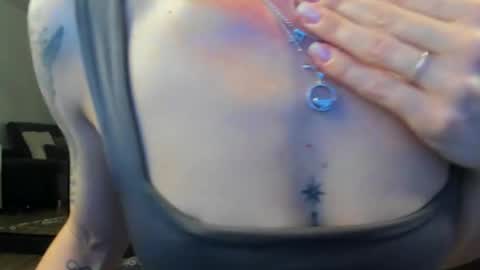 Jacqueline online show from 01-15-26, 04:17