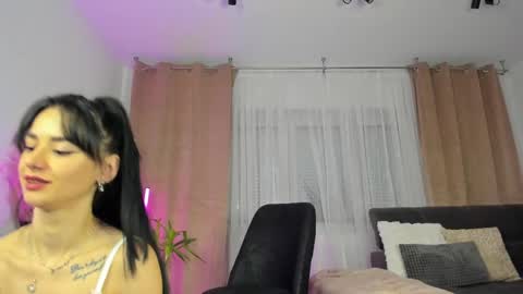 Snapshot of jacquelinehex chatting on 05-28-26, 02:20 Jacqueline online show from 05-28-26, 02:20