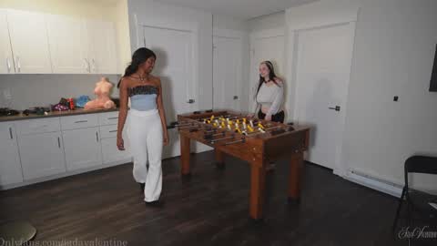 Jada online show from 11-11-25, 01:44