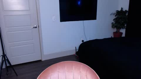 Jade online show from 12-21-25, 07:04