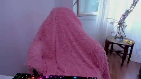 Jade online show from 06-12-26, 05:06
