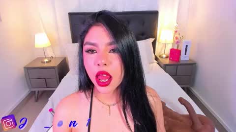  Jade Bonnet online show from 09-29-25, 12:10