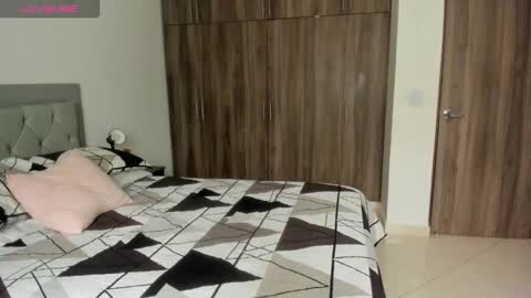 Jade smile online show from 11-25-25, 04:40