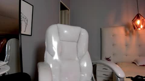 Snapshot of jade_scarllet chatting on 12-17-24, 08:34 karlla scarlet online show from 12-17-24, 08:34