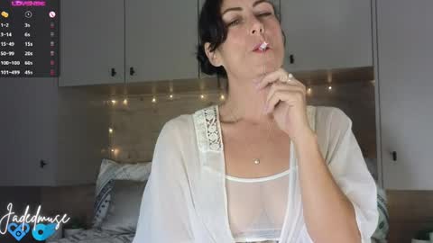 Jade online show from 05-20-26, 07:36