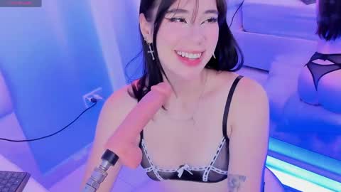 Jade Red  online show from 04-19-26, 10:56