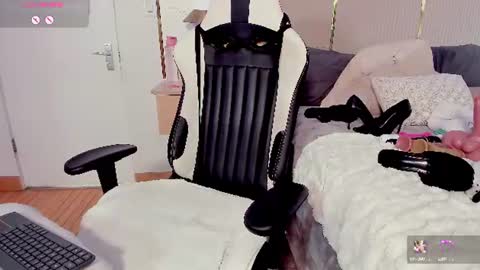 Jadeh online show from 07-28-26, 07:39