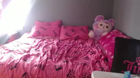 Jade online show from 02-23-26, 05:43