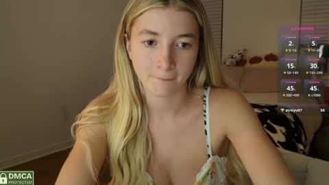 Snapshot of jadewilkinson chatting on 09-19-25, 12:02 jadewilkinson online show from 09-19-25, 12:02