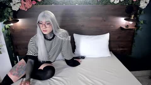 Snapshot of jadeykhada chatting on 01-16-25, 11:27 Jade  Khada online show from 01-16-25, 11:27