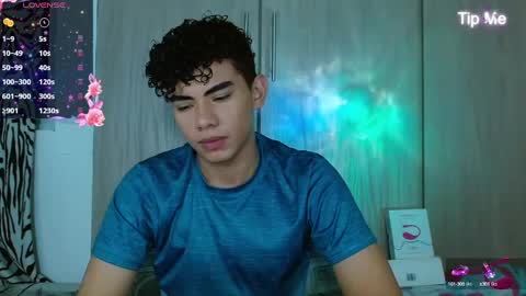 javi15  online show from 12-12-24, 06:47