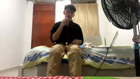 javi15  online show from 01-01-25, 03:23