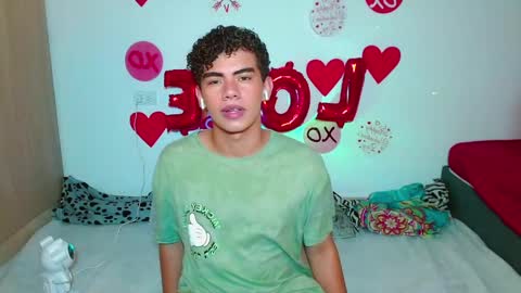 javi15  online show from 02-19-25, 05:49