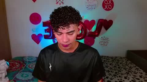 javi15  online show from 03-10-25, 01:45