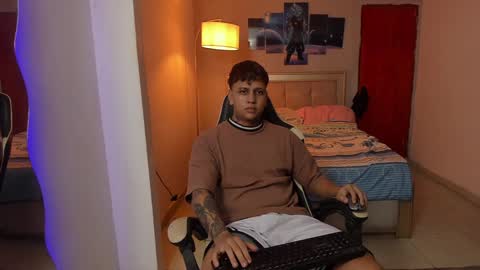 Snapshot of jake_pons chatting on 01-14-25, 01:15 Jake Pons online show from 01-14-25, 01:15