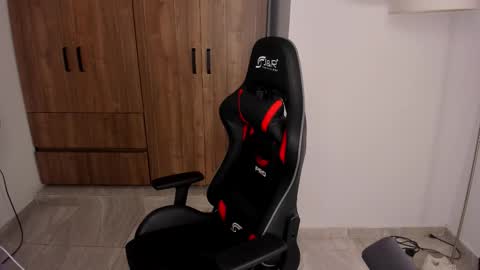 Snapshot of jake_pons chatting on 09-28-25, 02:28 Jake Pons online show from 09-28-25, 02:28