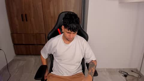 Snapshot of jake_pons chatting on 10-03-25, 11:18 Jake Pons online show from 10-03-25, 11:18