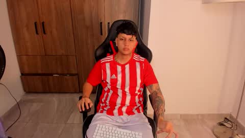 Snapshot of jake_pons chatting on 10-13-25, 02:33 Jake Pons online show from 10-13-25, 02:33