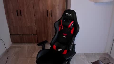 Snapshot of jake_pons chatting on 11-17-25, 02:06 Jake Pons online show from 11-17-25, 02:06