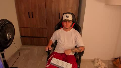 Snapshot of jake_pons chatting on 01-09-26, 10:18 Jake Pons online show from 01-09-26, 10:18