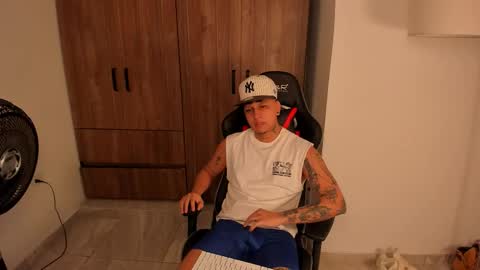 Snapshot of jake_pons chatting on 01-10-26, 11:12 Jake Pons online show from 01-10-26, 11:12