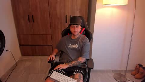 Snapshot of jake_pons chatting on 02-04-26, 11:16 Jake Pons online show from 02-04-26, 11:16