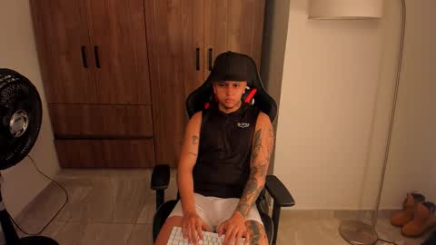 Snapshot of jake_pons chatting on 02-09-26, 04:05 Jake Pons online show from 02-09-26, 04:05