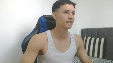 Hi guys im new 3 online show from 04-20-26, 05:37