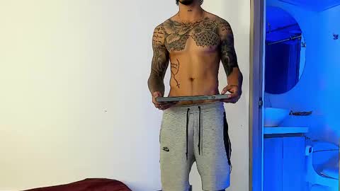 Santiago online show from 02-13-25, 03:50