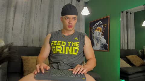 Snapshot of jakee_tyler chatting on 01-23-25, 11:58 Jake Tyler online show from 01-23-25, 11:58