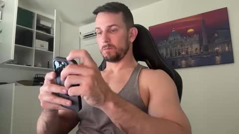 Snapshot of jakubstefano chatting on 05-16-26, 03:33 Muscle beast P online show from 05-16-26, 03:33