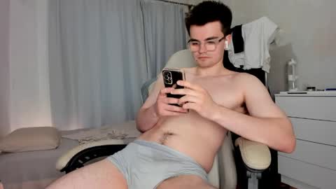 Snapshot of jame_flow chatting on 05-11-26, 11:38 Hey there Im Jame online show from 05-11-26, 11:38