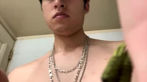 Snapshot of james2002og chatting on 12-19-25, 01:45 james2002og online show from 12-19-25, 01:45