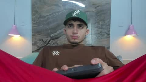 james_06_ online show from 05-11-26, 11:38