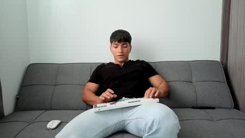 james_silva1 online show from 04-22-26, 04:41