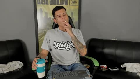 Snapshot of jamesinked_ chatting on 12-07-24, 10:06 Jamesinked  online show from 12-07-24, 10:06