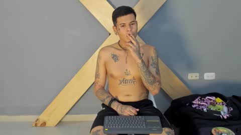 Snapshot of jamesinked_ chatting on 12-10-24, 05:33 Jamesinked  online show from 12-10-24, 05:33