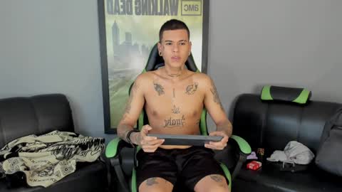 Snapshot of jamesinked_ chatting on 01-04-25, 07:02 Jamesinked  online show from 01-04-25, 07:02