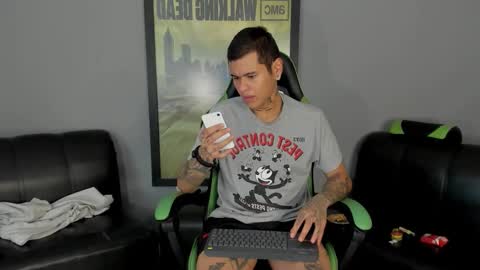Snapshot of jamesinked_ chatting on 01-27-25, 04:54 Jamesinked  online show from 01-27-25, 04:54