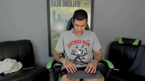 Snapshot of jamesinked_ chatting on 01-28-25, 07:10 Jamesinked  online show from 01-28-25, 07:10