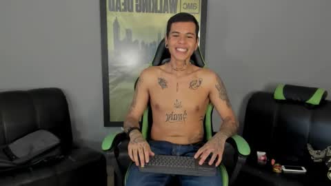 Snapshot of jamesinked_ chatting on 02-07-25, 08:20 Jamesinked  online show from 02-07-25, 08:20